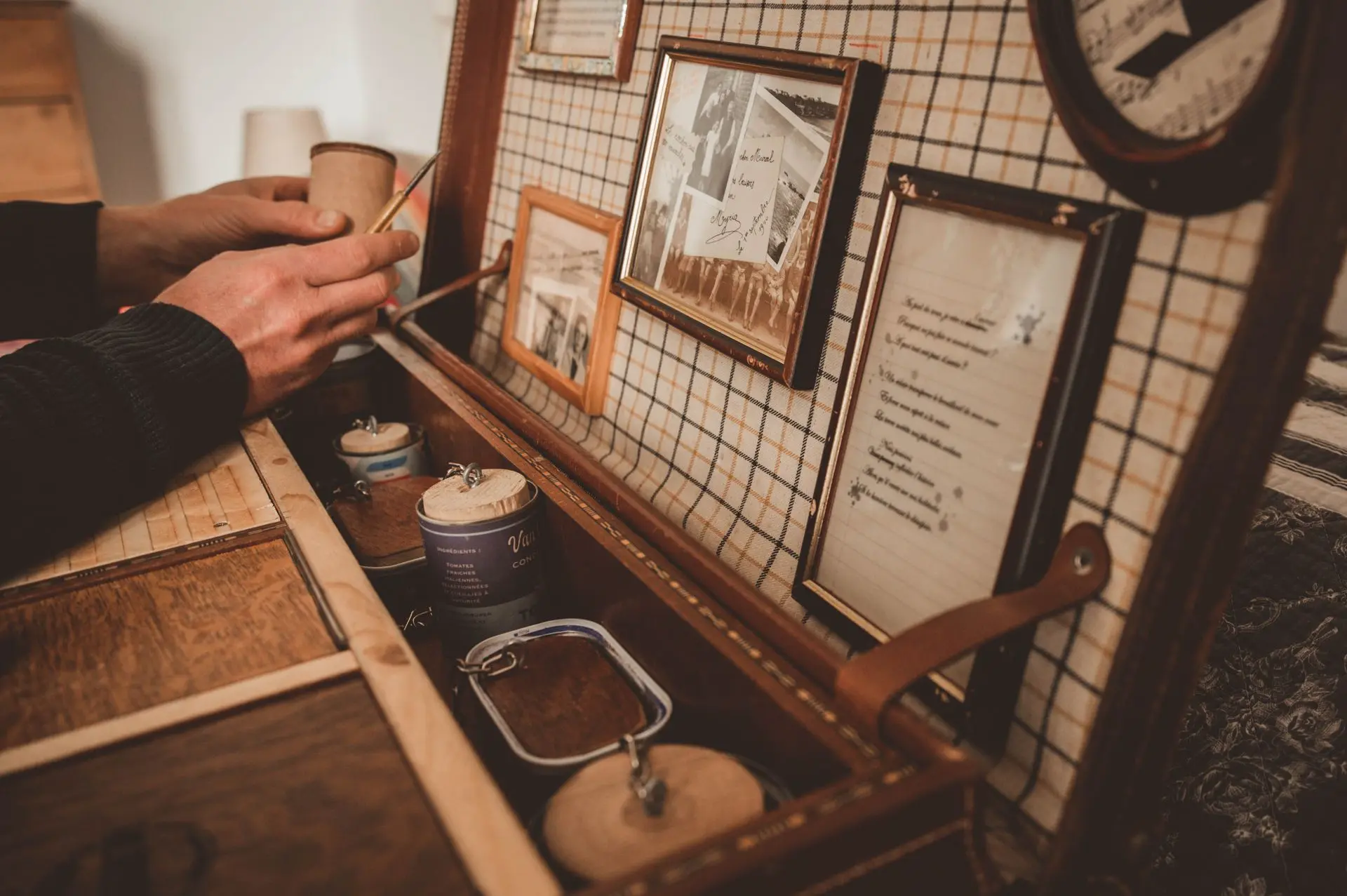 Jeu immersif de type escape game dans une valise